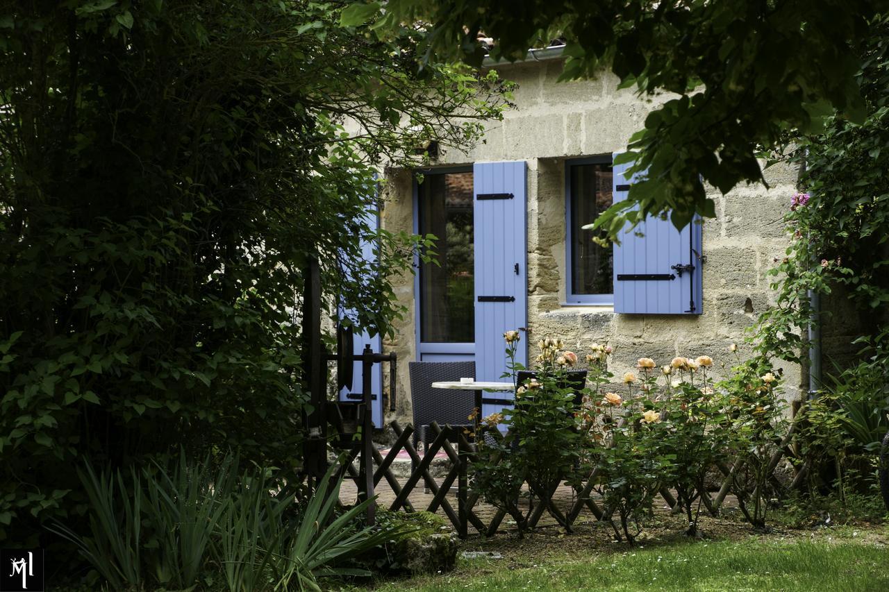 Chambres D'Hotes Les Delices De La Roche Louresse-Rochemenier Exteriér fotografie